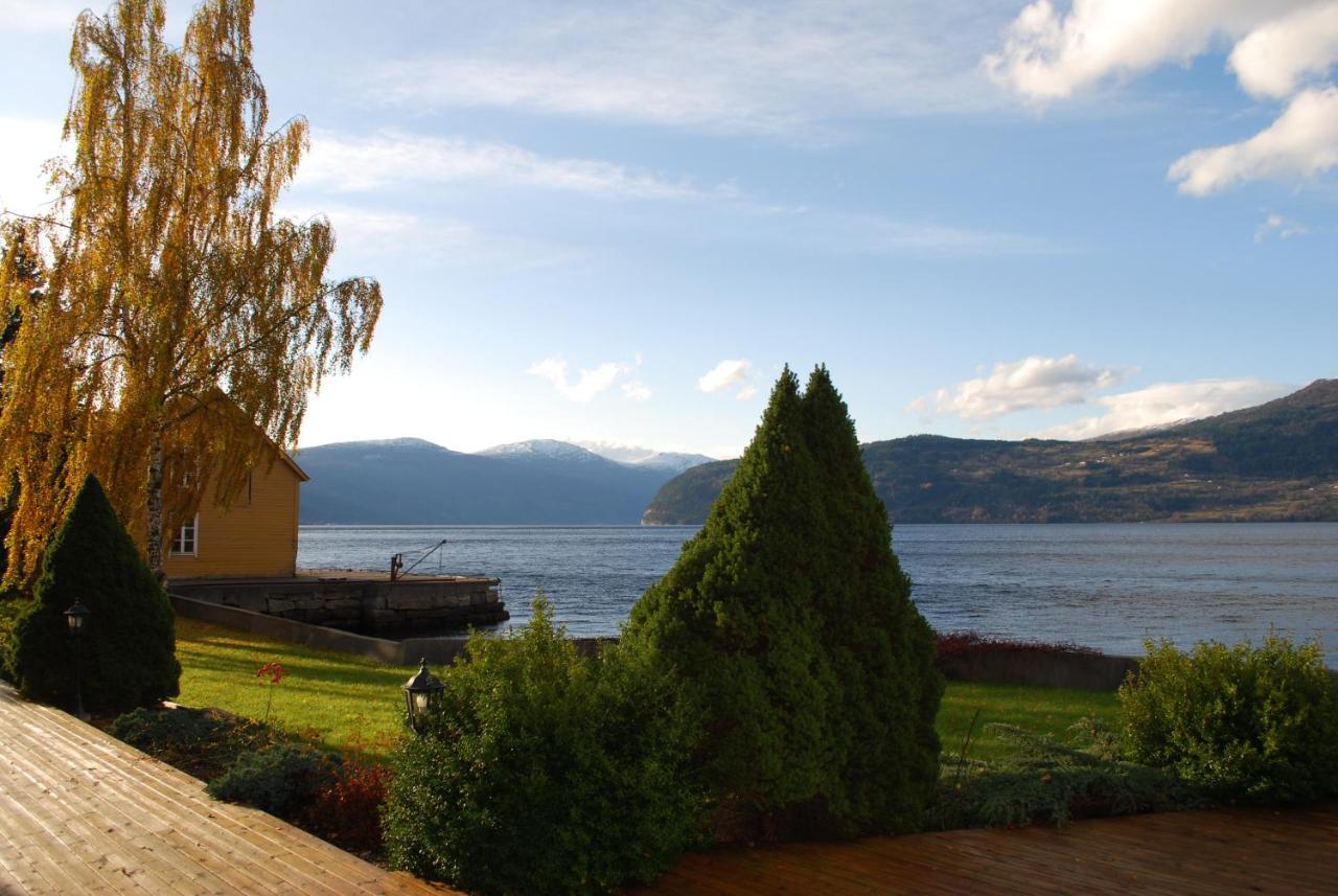 Innvik Fjordhotell מראה חיצוני תמונה