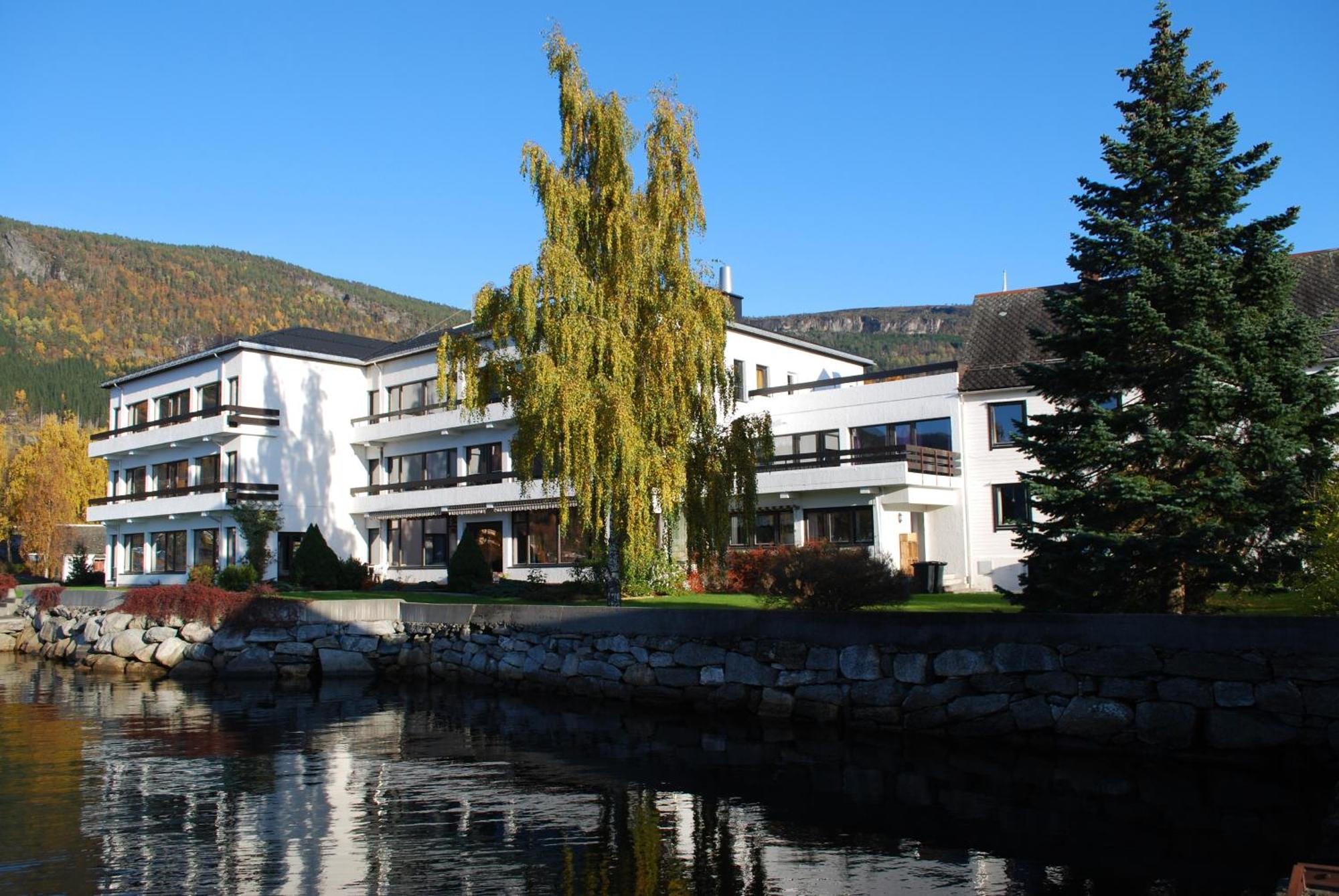 Innvik Fjordhotell מראה חיצוני תמונה